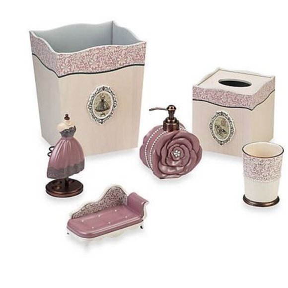 Avanti Juliet Soft Pink Tissue Box Bathroom Decor - Picture 2 of 2
